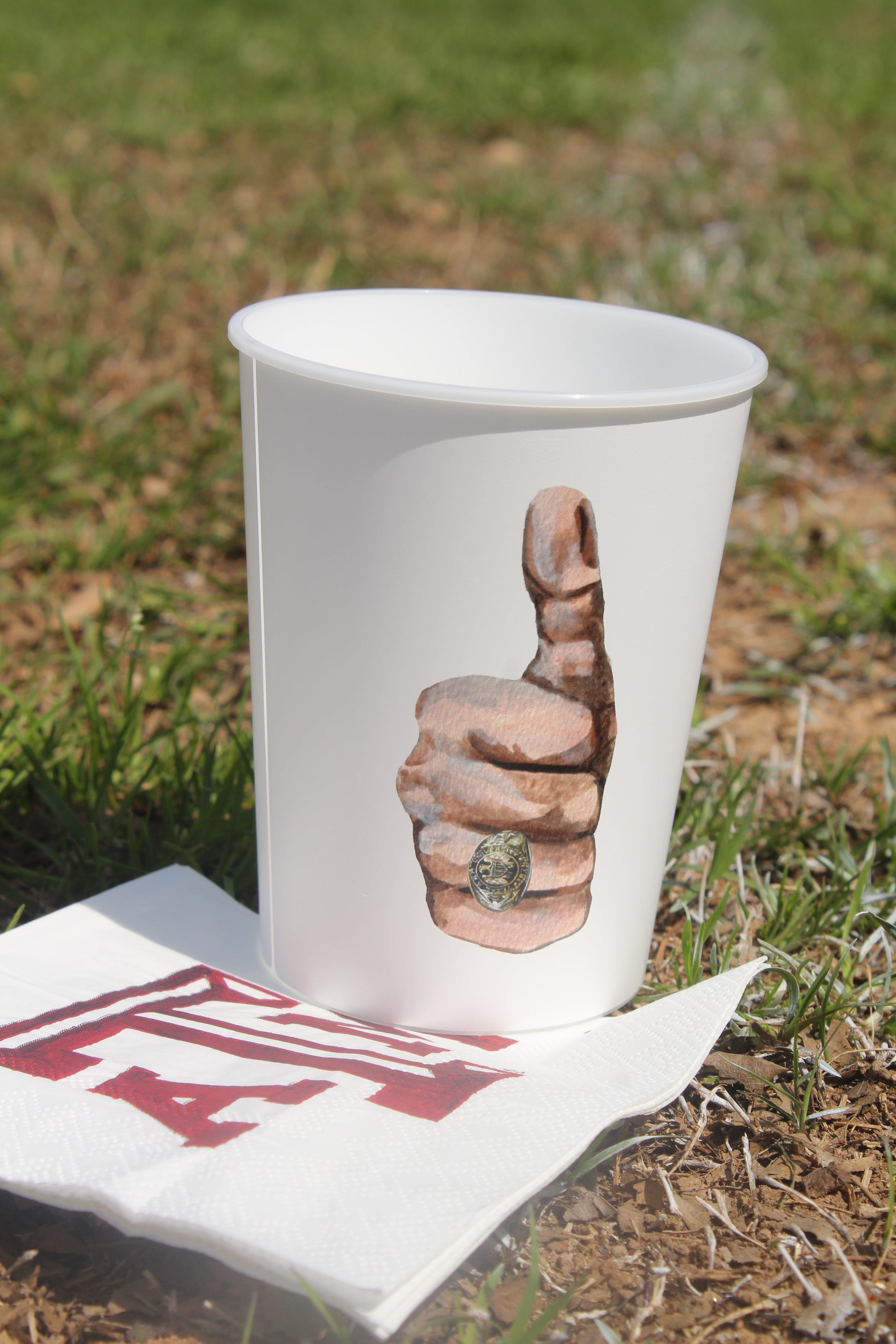Texas A&M Gig ' Em reusable plastic cup set, A&M logo napkins