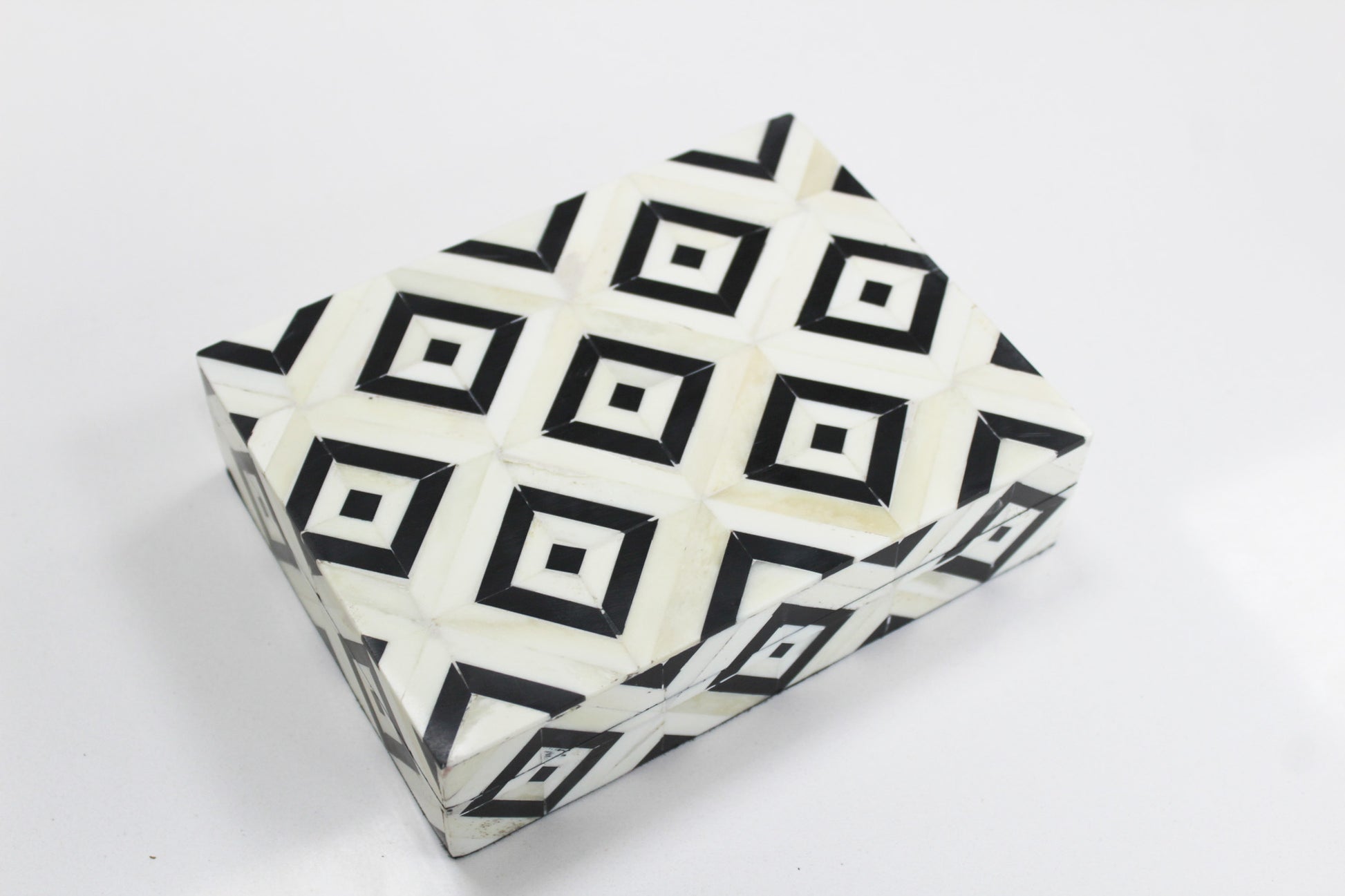 black and white playing card box